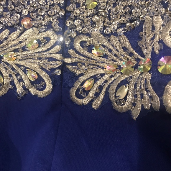 Gown - Picture 9 of 11